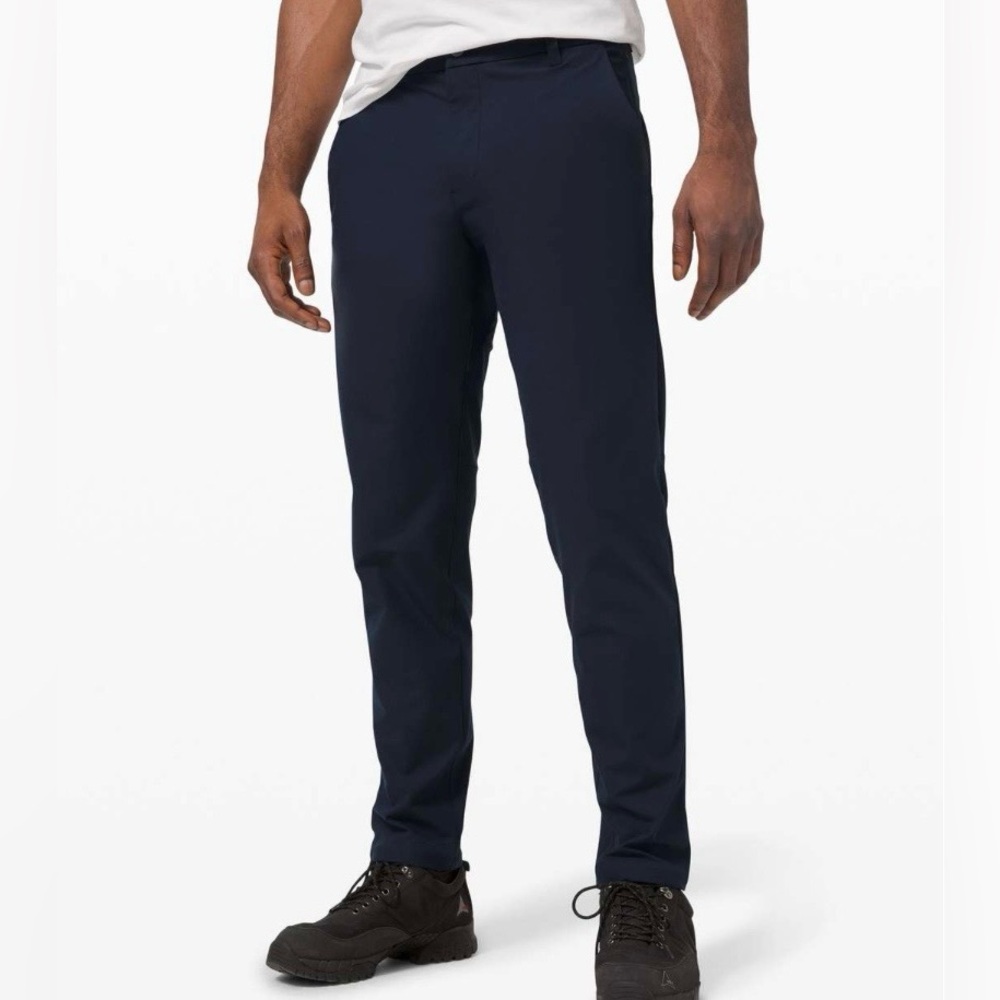 Lululemon Commission Classic-Fit Pant *Warpstreme Men's 33 True Navy Blue Chinos